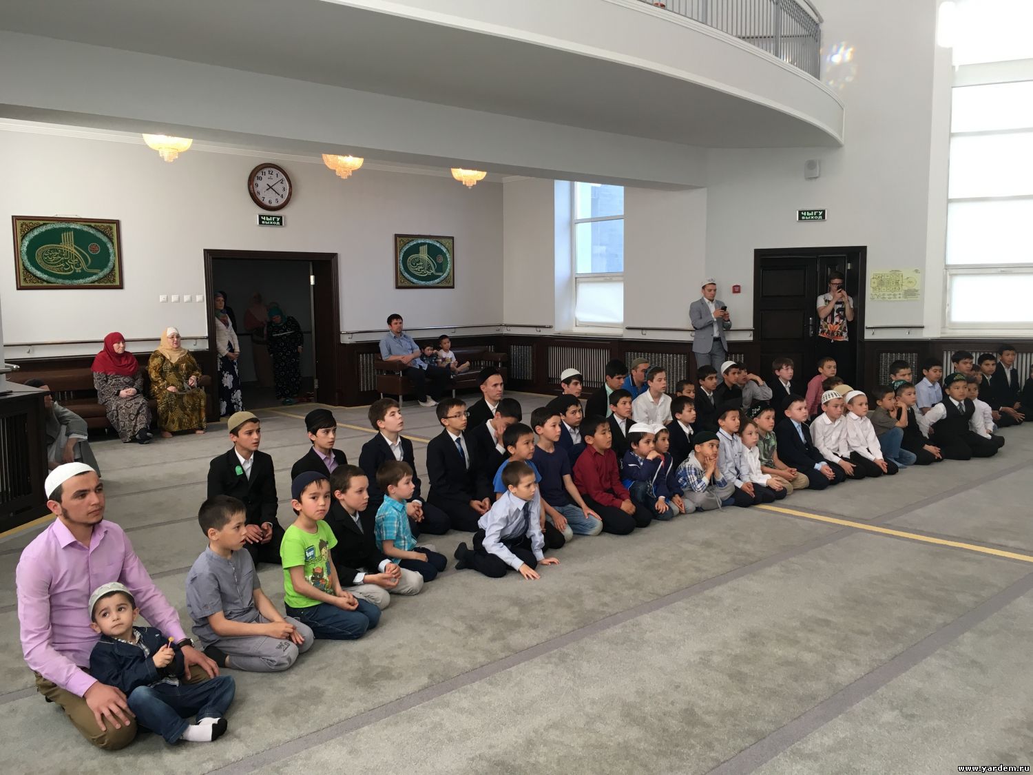 Ученики мечети "Ярдэм" получили сертификаты