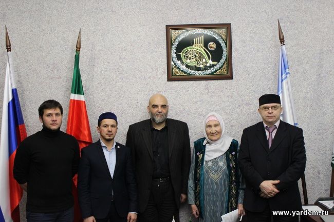 Мечеть «Ярдэм» посетил известный журналист Орхан Джемаль. Общие новости