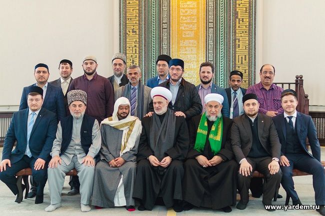 Мечеть "Ярдэм" посетила делегация исламских ученных арабских стран