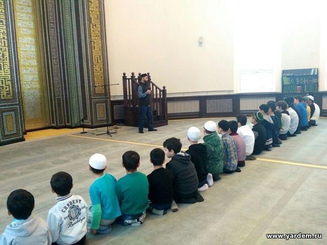 В мечети "Ярдэм" проходят духовно-оздоровительные курсы для мальчиков. Общие новости