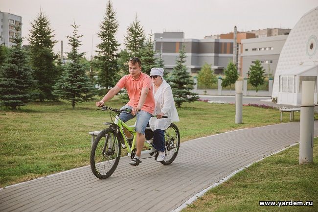 Велосипедные прогулки на велосипедах «тандем» обрадовали реабилитантов