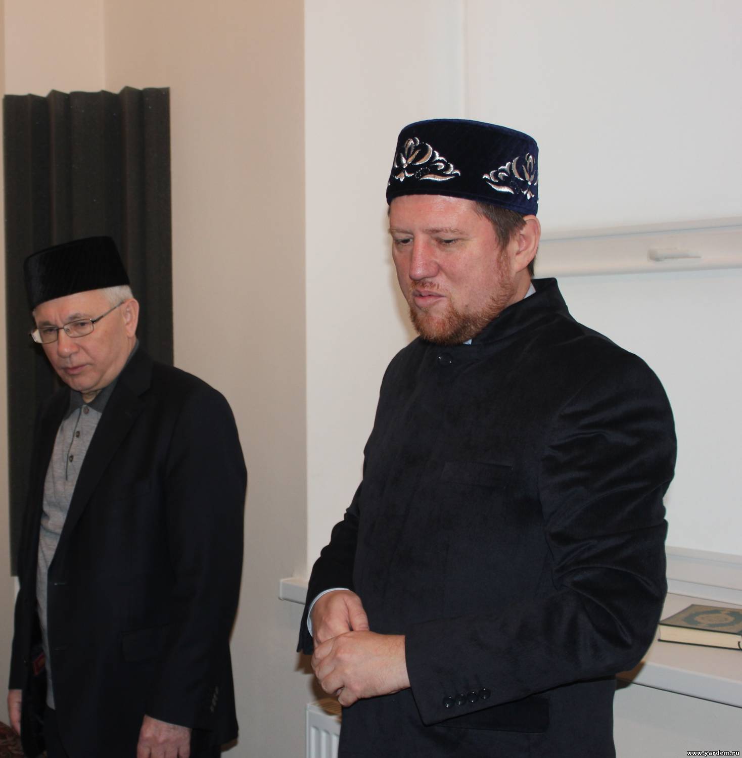 Депутат и поэт Разиль Валеев  посетил мечеть "Ярдэм". Общие новости