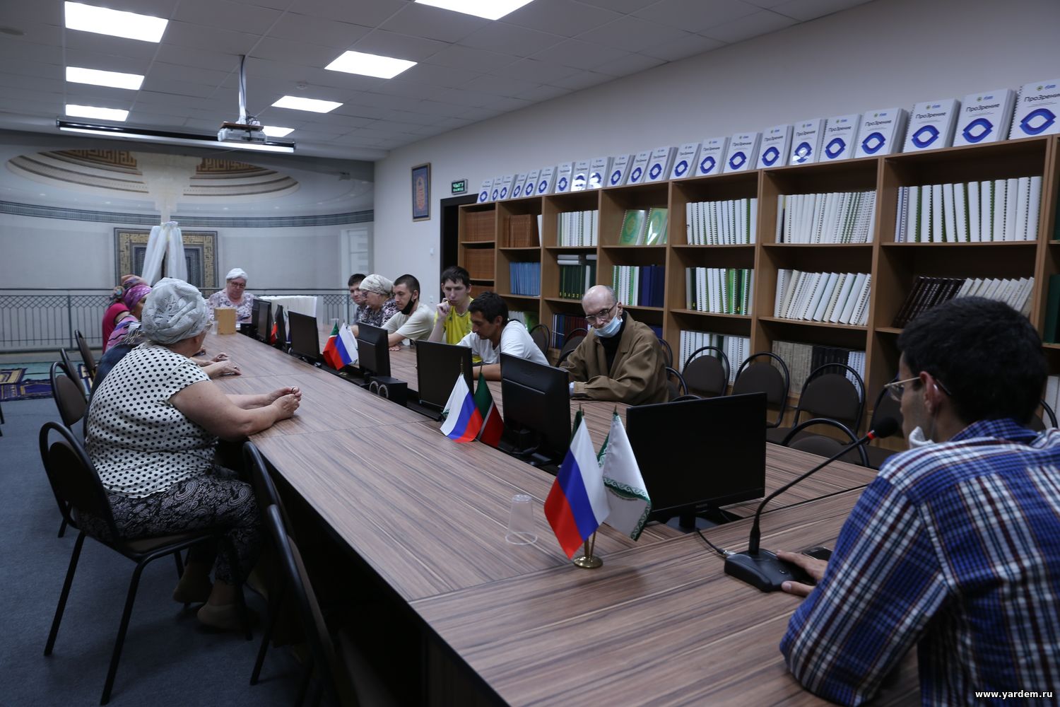 В рамках курса реабилитации по проекту "Поддержим друг друга" проходят занятия по предмету «Религии мира».
