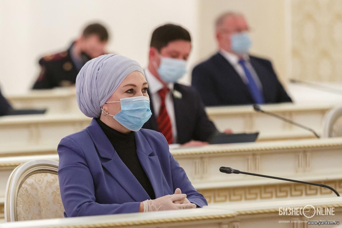 Малика Гельмутдинова приняла участие на заседании второй сессии Казгордумы