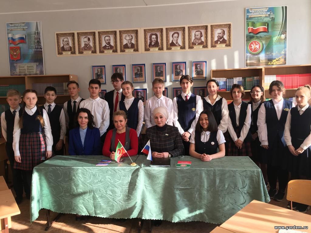 Депутат Малика Гельмутдинова провела парламентский урок. Общие новости