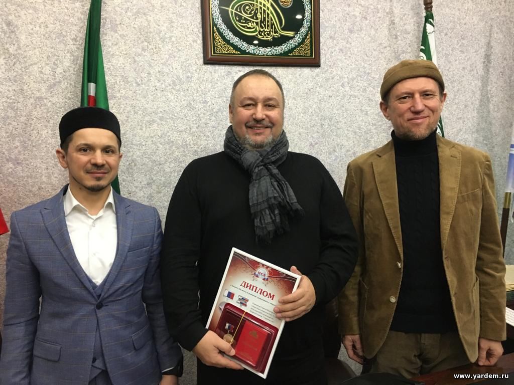 Медалью Национального союза благотворителей награждён Искандер Сиражи