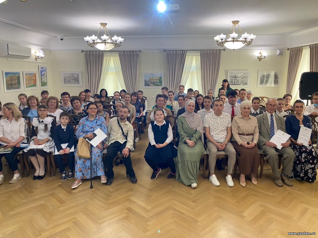 Фонд «Ярдэм» наградил победителей литературного конкурса «Җиңү җыры” – “Песня Победы”