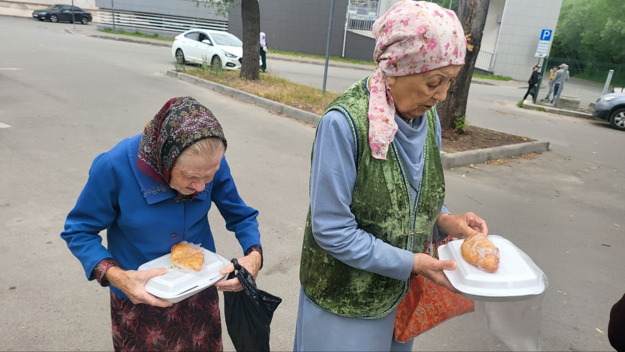 Продолжается прием мяса-курбан