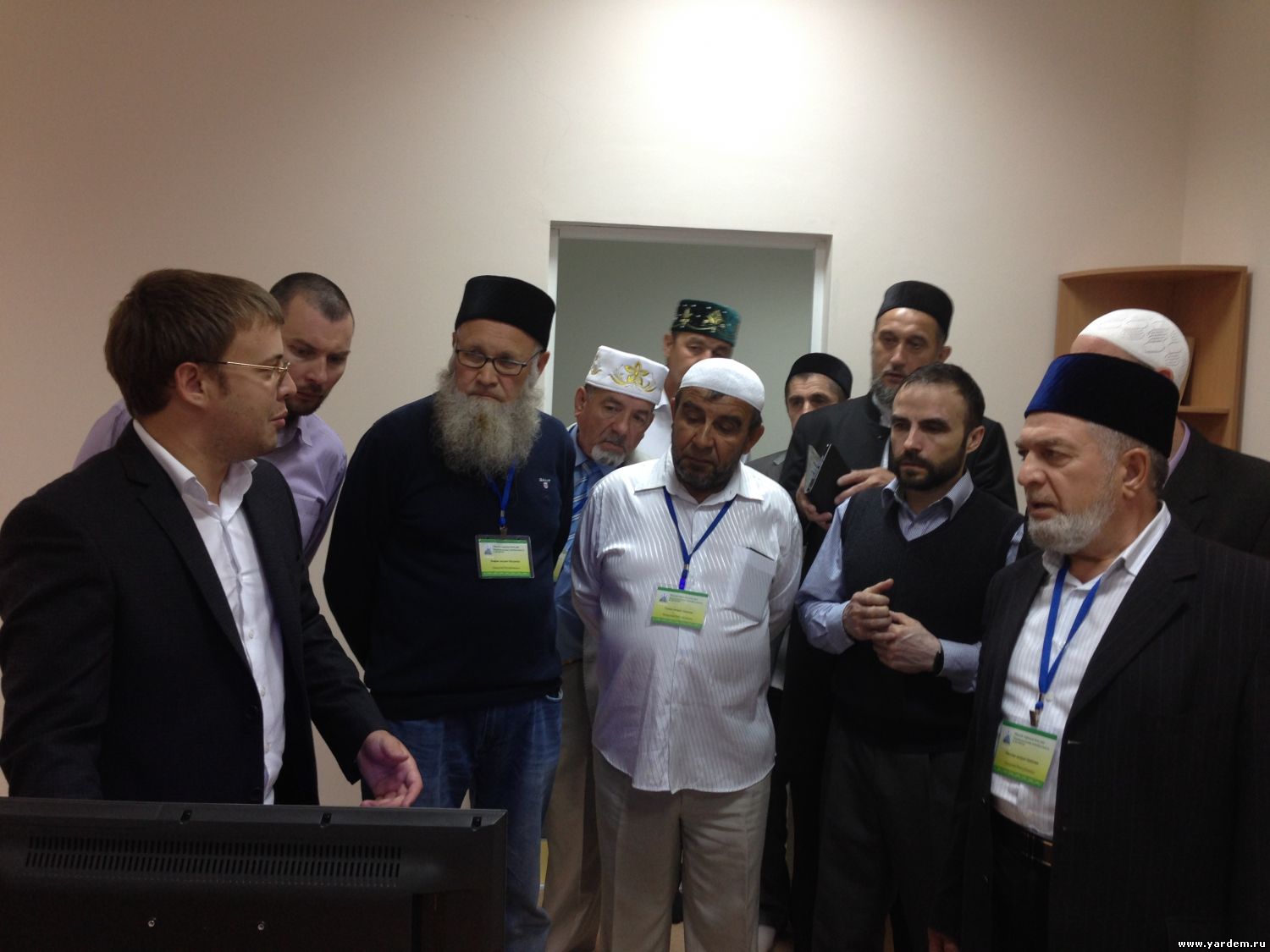 Российские муфтии посетили мечеть и центр "Ярдэм" Казани