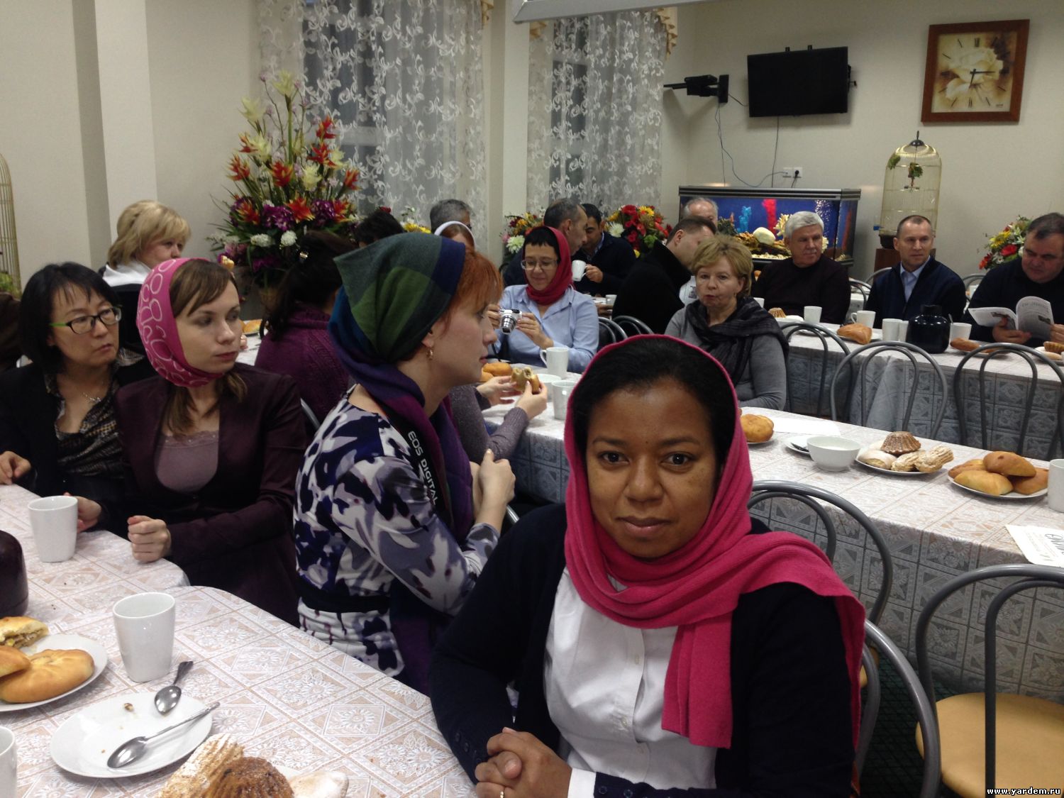 Участники международной конференции "Женщина-мусульманка" посетили мечеть "Ярдэм"