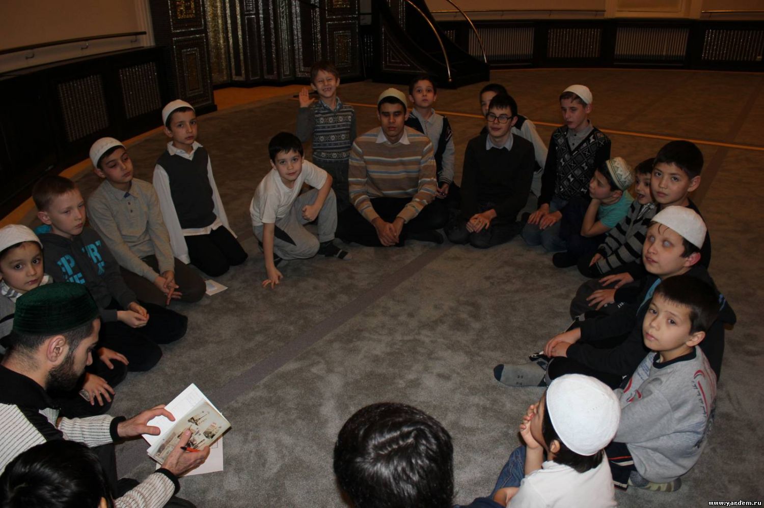 Научиться читать Коран помогут при мечети "Ярдэм" Казани