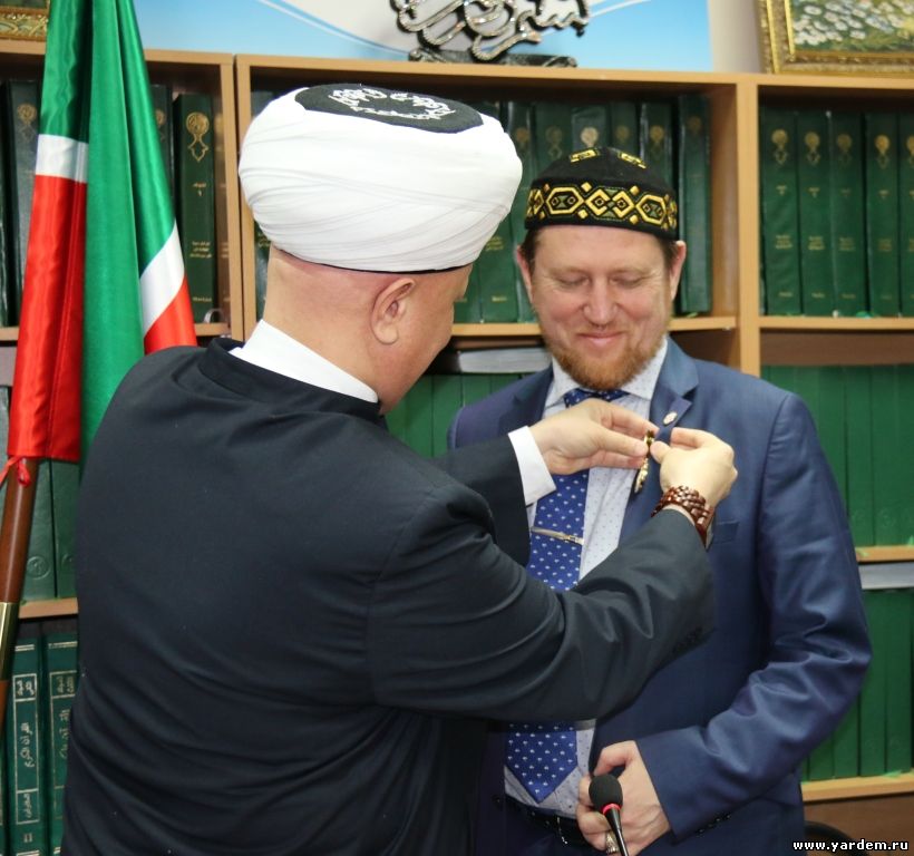 Илдар хәзрәт Баязитов Мәскәү мөфтиятенең медале һәм Әстерхан мөфтияте ордены белән бүләкләнде