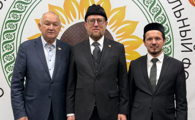 Депутат Госдумы Ильдар Гильмутдинов посетил комплекс фонда «Ярдам-Помощь» и мечеть «Сулейман»